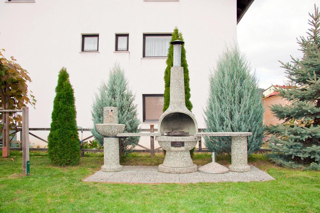Zimzeleni Apartments Zrece Luaran gambar